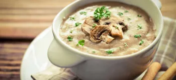 طرز تهیه سوپ قارچ کرمی یک پیش غذای کلاسیک و خوشمزه