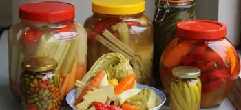ادویه های مناسب ترشی مخلوط و طرز تهیه آن