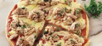 طرز تهیه پیتزا تونا یا پیتزا تن ماهی با سس گوجه