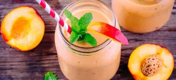 طرز تهیه اسموتی شلیل با چند طعم مختلف