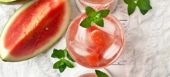 طرز تهیه دتاکس واتر هندوانه و نعناع برای پاکسازی بدن