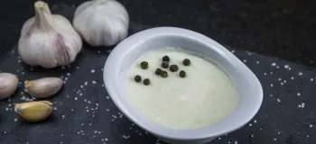 طرز تهیه سس کره سیر خانگی و خوشمزه