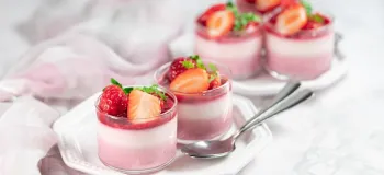 طرز تهیه دسر دیلایت توت فرنگی همراه با نکات مهم