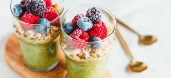 چگونه یک اسموتی خوشمزه با میوه یخ زده درست کنیم؟