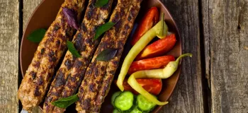 مراحل تهیه کباب کوبیده با بوقلمون (کم چرب و پر پروتئین)