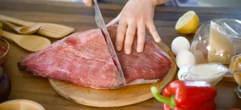 ۵ راه کار ساده جهت رفع بوی گوشت قرمز از دست ها