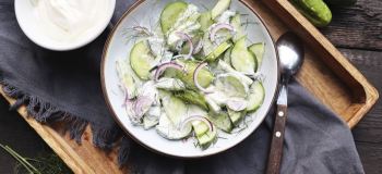 طرز تهیه ی سالاد خیار مخصوص و فوق العاده خوشمزه