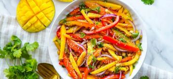طرز تهیه سالاد انبه و چیلی؛ طعمی تند، ترش و به یادماندنی