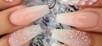 ژلیش ناخن چیست و با کاشت ناخن چه فرقی دارد ؟