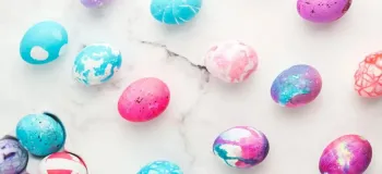 آموزش رنگ کردن تخم مرغ به روش مرمری برای عید نوروز