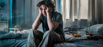 اصطلاح Hangover چیست؟ معنی خماری و سوشال هنگاور