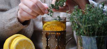 با این ۶ دمنوش، تپش قلب و استرس را برای همیشه فراموش کنید !