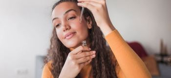 بهترین روغن برای صورت در شب + راهنمای کامل انتخاب بر اساس نوع پوست