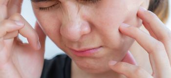 اختلال تیک صورت چیست و چگونه درمان می شود ؟