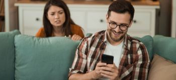 کدام مردها بیشتر خیانت می کنند؟ از باورهای رایج تا عوامل واقعی