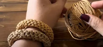 بافت دستبند تابستانی با نخ رافیا / اکسسوری ترند دخترانه