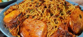 طرز تهیه ماکارونی با گوشت؛ خوش عطر و خوشرنگ با ته دیگ سیب زمینی