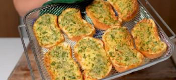 طرز تهیه نان سیر رستورانی؛ دو مدل ساده و پنیری