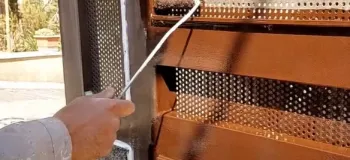نحوه رنگ کردن درب حیاط و پارکینگ به شکل حرفه ای / رنگ کردن اصولی درب