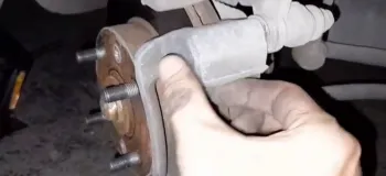 نحوه تعویض لنت جلو خودرو تیبا / چگونه لنت های خودرو تیبا را تعویض کنیم