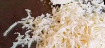 آموزش پنیر پیتزا خانگی با کش فراوان فقط با شیر و سرکه!