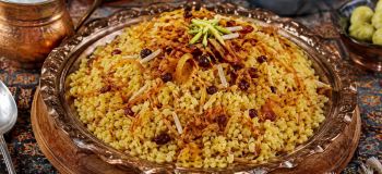 طرز تهیه بلغور پلو با رشته؛ یک غذای مقوی با بافت متفاوت و طعمی دلنشین