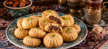 آسان ترین شیرینی خرمایی دنیا؛ بدون همزن، بدون ورز دادن و بدون استراحت، فقط در ۳۰ دقیقه!