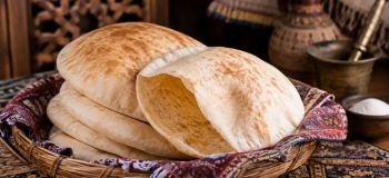 نان پیتای خانگی مخصوص شاورما؛ نرم، لطیف و کاملاً پف کرده!