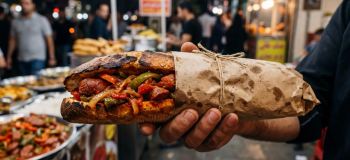 سوسیس بندری فوری؛ یک غذای تند و خوشمزه جنوبی در کمترین زمان!