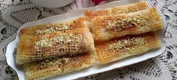 بهترین رسپی طرز تهیه شیرینی رشته خوشکار خانگی؛ شیرینی اصیل گیلانی با مغز گردویی خوشمزه