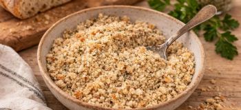طرز تهیه پودر سوخاری خانگی ترد و خوش عطر؛ راز طلایی شدن مرغ و سیب زمینی سوخاری