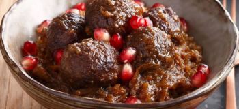 طرز تهیه خورش داوود پاشا مجلسی با گوشت قلقلی و رب انار؛ خورشی خوشمزه با طعم ملس و متفاوت