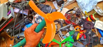 چگونه با استفاده از فن موتور DC و پنل خورشیدی ایده های فوق العاده بسازیم!