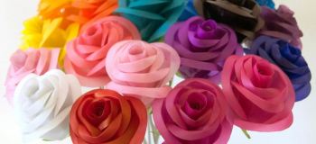 بطری خالی را دور نریزید؛ با آن یک دسته گل رز رنگی و ماندگار بسازید!