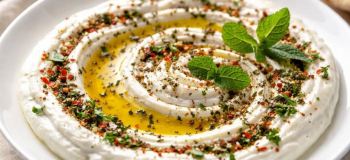 ماست و دوغ را این طور تزئین کنید؛ ۱۰ ایده ساده برای یک پذیرایی شیک و اشتهابرانگیز