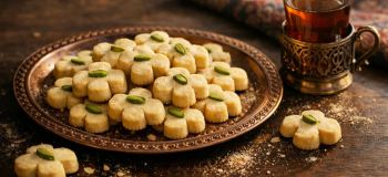 شیرینی نخودچی نرم و لطیف؛ راز خوشمزگی این شیرینی سنتی در یک ترفند ساده است!