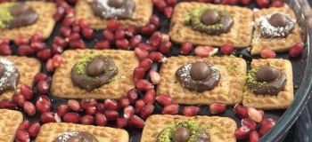 دسر فال حافظ؛ شیرینی خوشمزه ای که با هر لقمه، یک بیت شعر غافلگیرتان می کند!