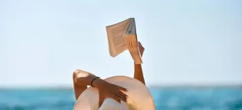 کتاب هایی با حال وهوای زنانه برای روزهای گرم تابستان!