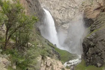 آبشار تنگ زندان کجاست ؟ راهنمای بازدید برای گردشگران