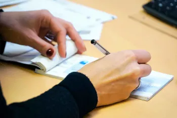 مزایا و معایب چک مدت دار و نکات مهم در استفاده از آن