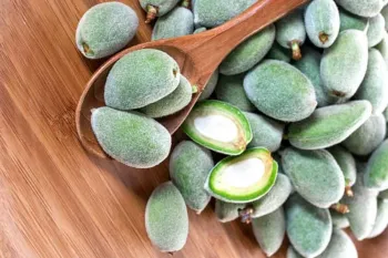 خاصیت خوردن چغاله بادام برای بهبود رشد کودکان