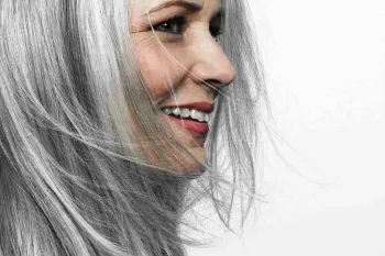 کراتینه مو سفید / روشی برای نرمی و درخشندگی موهای سفید