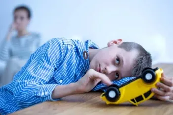 اختلال حرکتی کلیشه ای / علائم ، تشخیص و درمان