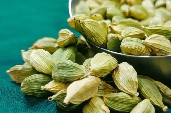 هل سبز و لاغری / خواص شگفت انگیز این ادویه برای کاهش وزن