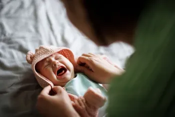 نوزاد تا چند روز مدفوع نکند طبیعی است ؟