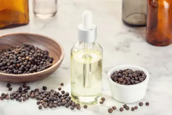 فواید شگفت انگیز روغن فلفل برای مو و پوست سر