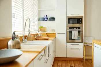 مقایسه کابینت مگنتی و کابینت با دستگیره / انتخاب هوشمندانه برای دکوراسیون