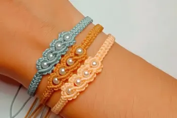 آموزش گام به گام بافت دستبند کلاسیک با نخ و مهره
