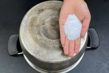 نحوه تمیز کردن قابلمه سوخته به سبک زنان قدیم