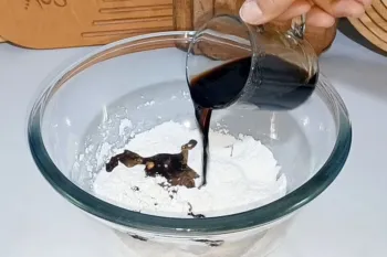طرز تهیه شیرینی خامه ای بدون فر: با قهوه و آرد، یه شاهکار خوشمزه خلق کن!